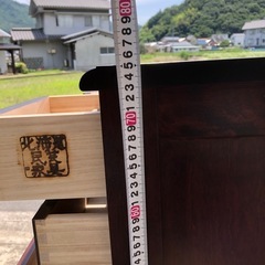 中古　北海道民芸家具　直線的なフォルムとシックな色合いが美しいサイドチェストの画像
