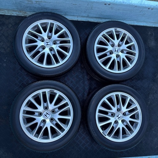 16インチのタイヤ・ホイールセット