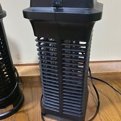 電撃殺虫器 2個の画像
