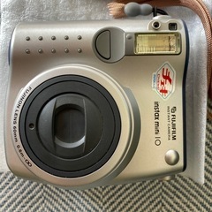 インスタントカメラ　チェキ？FujiFilm instaxminiIOの画像