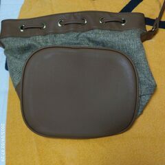 巾着型のショルダーバッグの画像