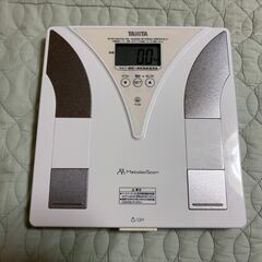 TANITA 内臓脂肪チェック付き体脂肪計 ホワイト TF-206-WH 中古の画像