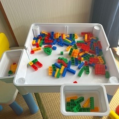 ブロック＆テーブルの画像