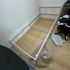 【10/4以降お渡し】IKEA フレームベッド　シングル　クレセント　マットレス　の画像