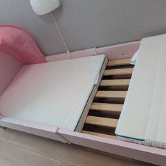 イケア　子供用　伸長式ベッド　BUSUNGE ブースンゲ　ピンクの画像