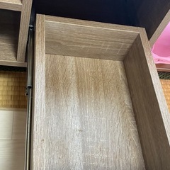 ドレッサー付きテーブルの画像
