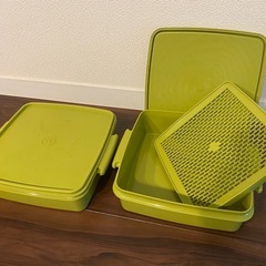 Tupperware グリーン保存容器 2個セット弁当レジャーアウトドアタッパーの画像