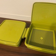 Tupperware グリーン保存容器 2個セット弁当レジャーアウトドアタッパーの画像