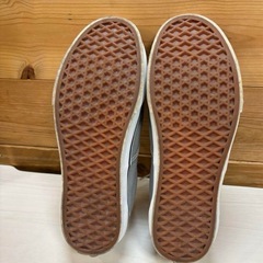 VANS エラ グレー 24.5cm　ローカットスニーカーの画像