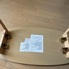 折りたたみ式テーブルの画像
