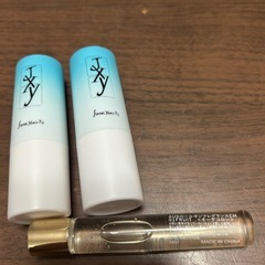 化粧品三点セットの画像