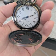 アニメの鋼の錬金術師の銀時計の画像