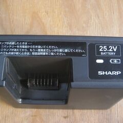 値下げしました。①★SHARP    掃除機用充電器 S3RSCE  バッテリーBY7SA  セット品  中古の画像