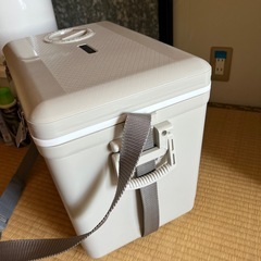 日本製「秀和」クーラーボックス定価7980円の画像