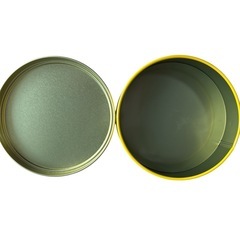 空き缶箱 クリスマス缶の画像