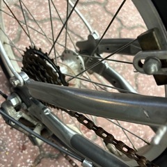 ブリヂストン 折りたたみ自転車　18インチ　７速の画像