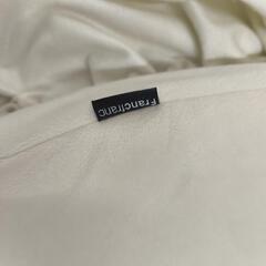 Francfranc フリル チェアシートクッション アイボリーの画像