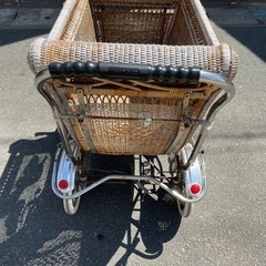 藤製　ベビーカーの画像