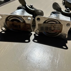 ステンキャスター中古4個(ストッパ付き2個)の画像