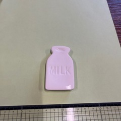 新品　箸置き　ミルク型の画像