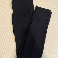 ブラック シンプルパンツの画像