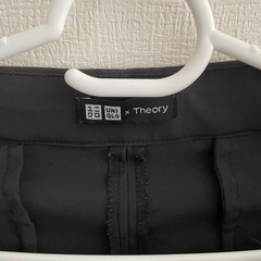 【UNIQLO×Theory】感動タックイージーパンツ S ブラックの画像