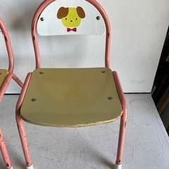 子供用椅子の画像