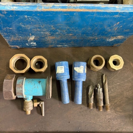 水道用電動穿孔機／特殊工具／前澤給装工業株式会社／ケズルくん／挿入