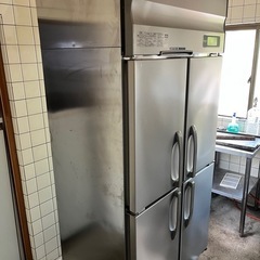 ホシザキ、オール冷蔵縦型冷蔵庫900×650の画像