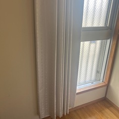 カーテンの画像