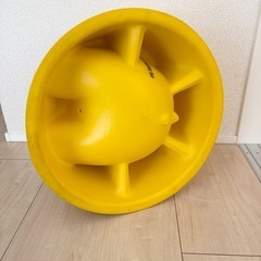 Bumbo バンボ ベビーチェア（イエロー／テーブル付き）の画像