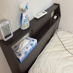 収納付きシングルベッドとマットレスの画像