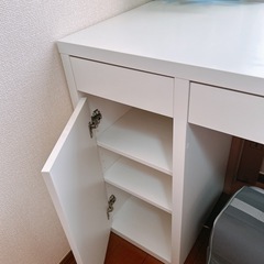 IKEAミッケ　デスクとチェアセット　説明書ありの画像