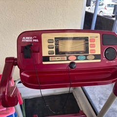 取引中　折り畳み式　ランニングマシーンの画像