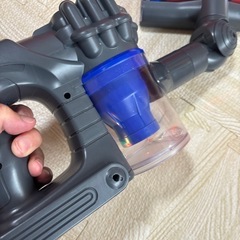 ダイソン　おもちゃの掃除機の画像