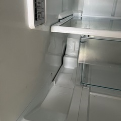 東芝　冷凍冷蔵庫　３３０Ｌ　３ドア　右開き　シルバー　大型サイズ　２０１７年製　ｅｃｏモード　うるおいラップ野菜室　省エネ　ＶＥＧＥＴＡ　ＧＲ－Ｋ３３Ｓの画像