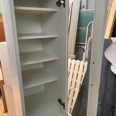 隙間収納棚の画像