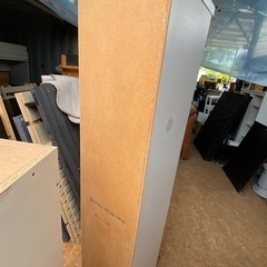 隙間収納棚の画像