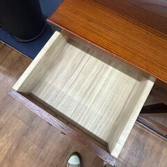 家具	【リユ-スのサカイ広島石内店】ジモティ割！ガラス引き戸棚/クリ-ニング済み/HG-7066/広島市 家具　佐伯区 家具　南区 家具　西区 家具　東区 家具　中区 家具　安佐南区 家具　安佐北区 家具　安芸区 家具　府中町 家具　海田町 家具　熊野町 家具　坂町 家具　廿日市市 家具の画像