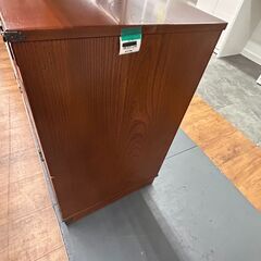 家具	【リユ-スのサカイ広島石内店】ジモティ割！引き戸棚/クリ-ニング済み/HG-7067/広島市 家具　佐伯区 家具　南区 家具　西区 家具　東区 家具　中区 家具　安佐南区 家具　安佐北区 家具　安芸区 家具　府中町 家具　海田町 家具　熊野町 家具　坂町 家具　廿日市市 家具の画像