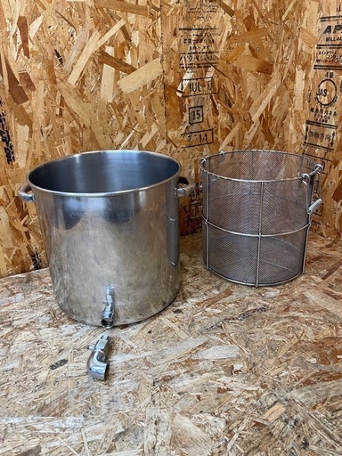 C(7444) 蛇口付き寸胴鍋 24L 両手鍋 スープ取りザル セット 両手付き ザル ラーメン ステンレス 業務用 厨房用 飲食店 店舗用 中古