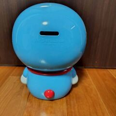 ドラえもん貯金箱の画像