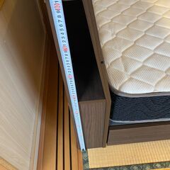 シングル ベッドフレーム (引き出し付き）の画像