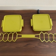 昭和レトロ　緑色タッパーウエア弁当箱 4段重ねの2段のみ　の画像