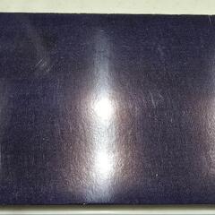 カトラリーセット、金色のフォークとスプーンがセット

の画像