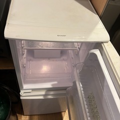 SHARP 冷蔵庫の画像