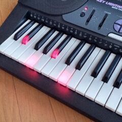 光る電子ピアノ(中古)の画像