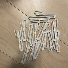 【先着順】無料　カーテン用フック　の画像