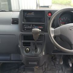 車検２年付込々　価格　ダイハツ　ハイゼットカーゴ　デラックス　 軽バン　軽貨物　4AT　シルバー　ハイルーフ　運転席　助手席パワーウィンドウ　集中ドアロック　パワステ　エアコンクーラー　両側スライドドアの画像