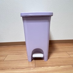 【美品】ペダル式　ゴミ箱　パープル　パステルカラー　おしゃれ　ダストボックス　収納の画像
